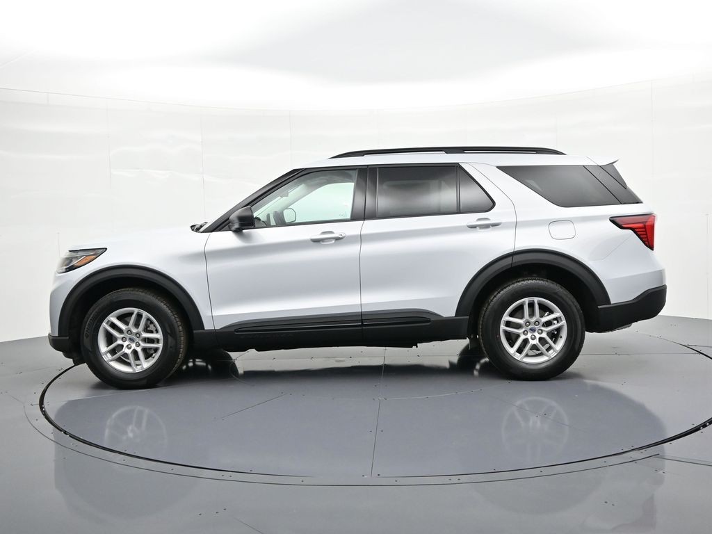 Ford Explorer Vehicle Full-screen Gallery Image 9