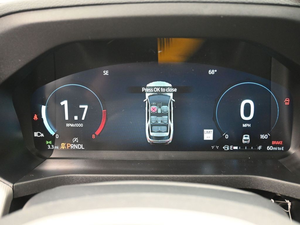 Ford Explorer Vehicle Full-screen Gallery Image 10