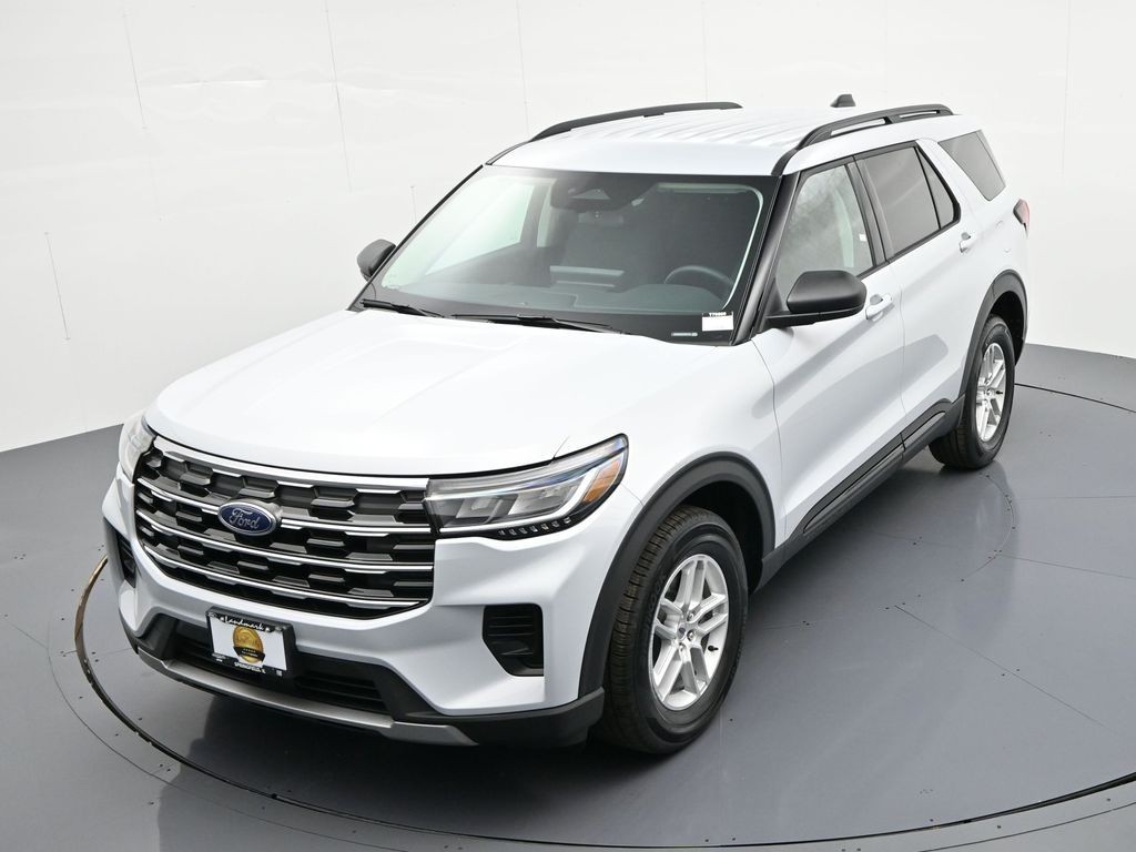 Ford Explorer Vehicle Full-screen Gallery Image 22