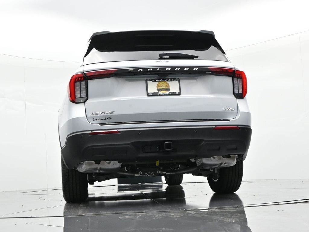 Ford Explorer Vehicle Full-screen Gallery Image 25