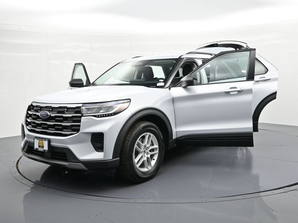 Ford Explorer Vehicle Full-screen Gallery Image 30