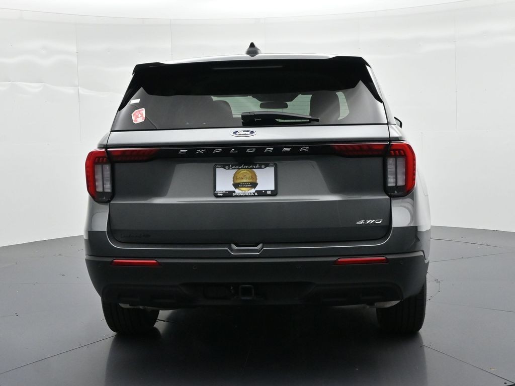 Ford Explorer Vehicle Full-screen Gallery Image 7