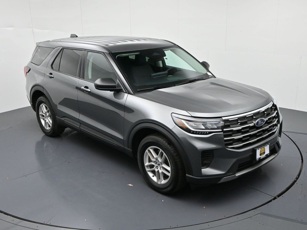 Ford Explorer Vehicle Full-screen Gallery Image 20