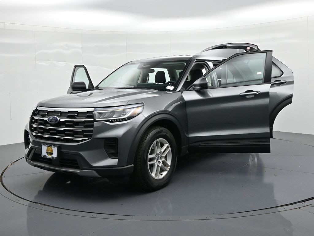 Ford Explorer Vehicle Full-screen Gallery Image 27