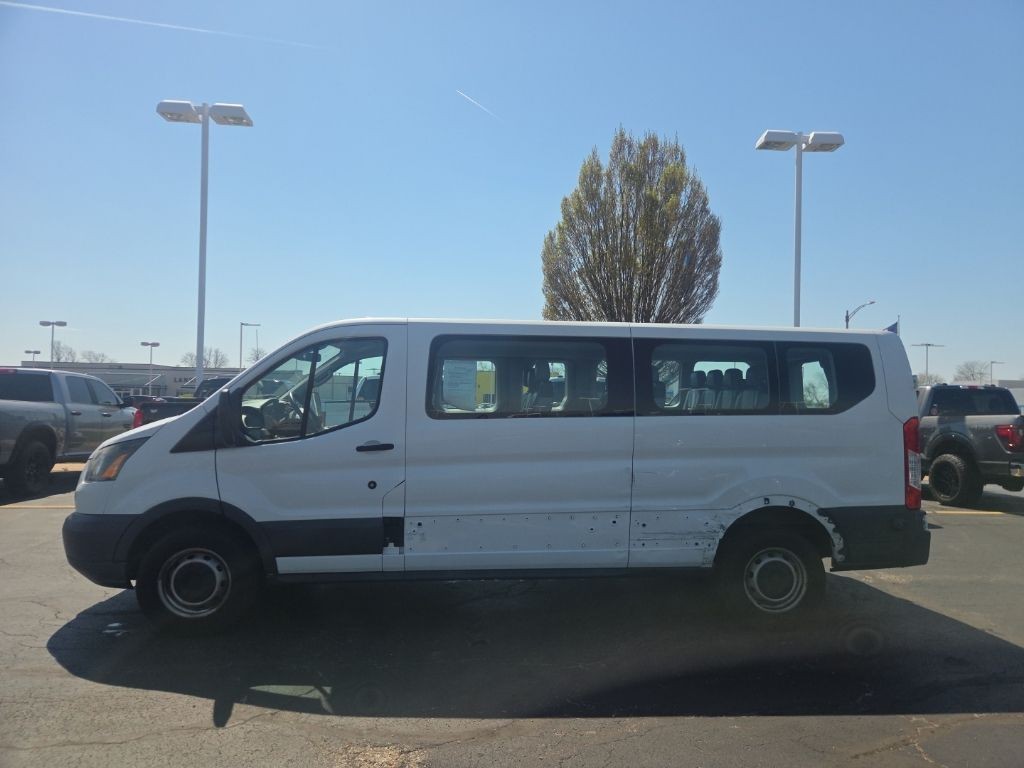 Ford Transit Wagon Vehicle Full-screen Gallery Image 3