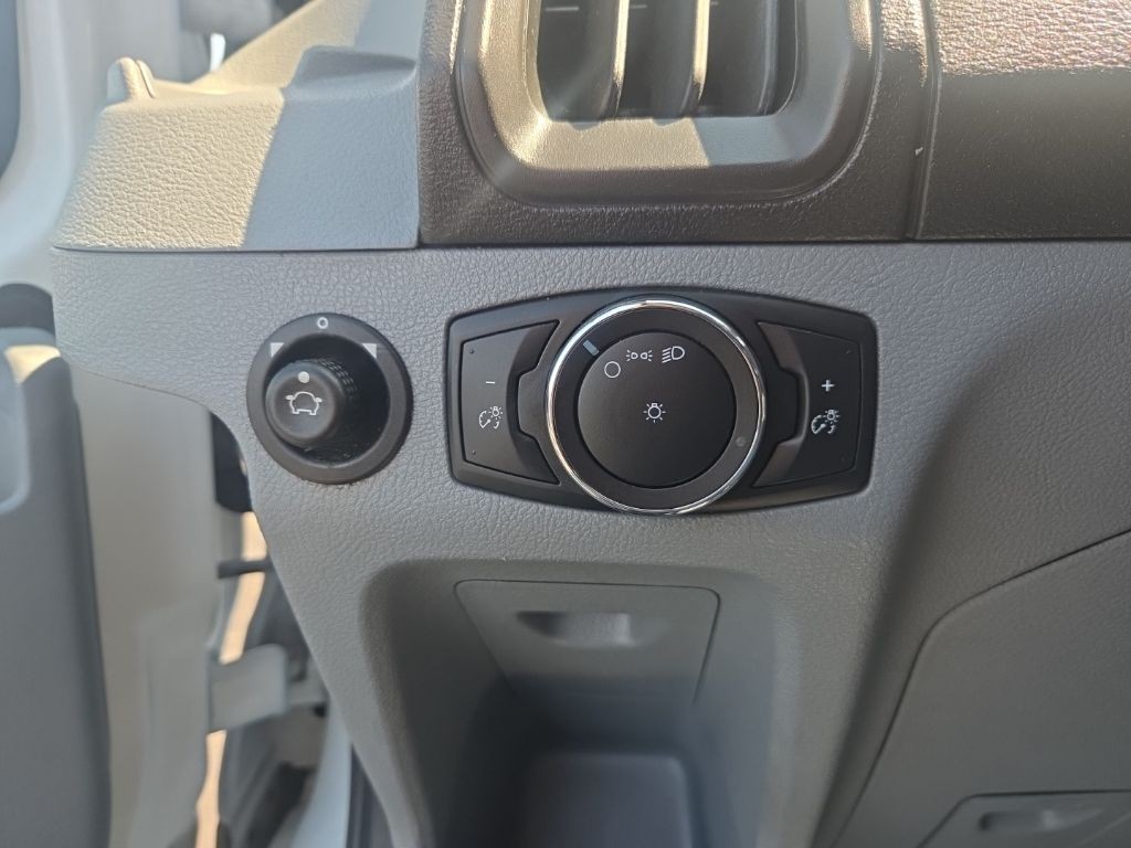 Ford Transit Wagon Vehicle Full-screen Gallery Image 12