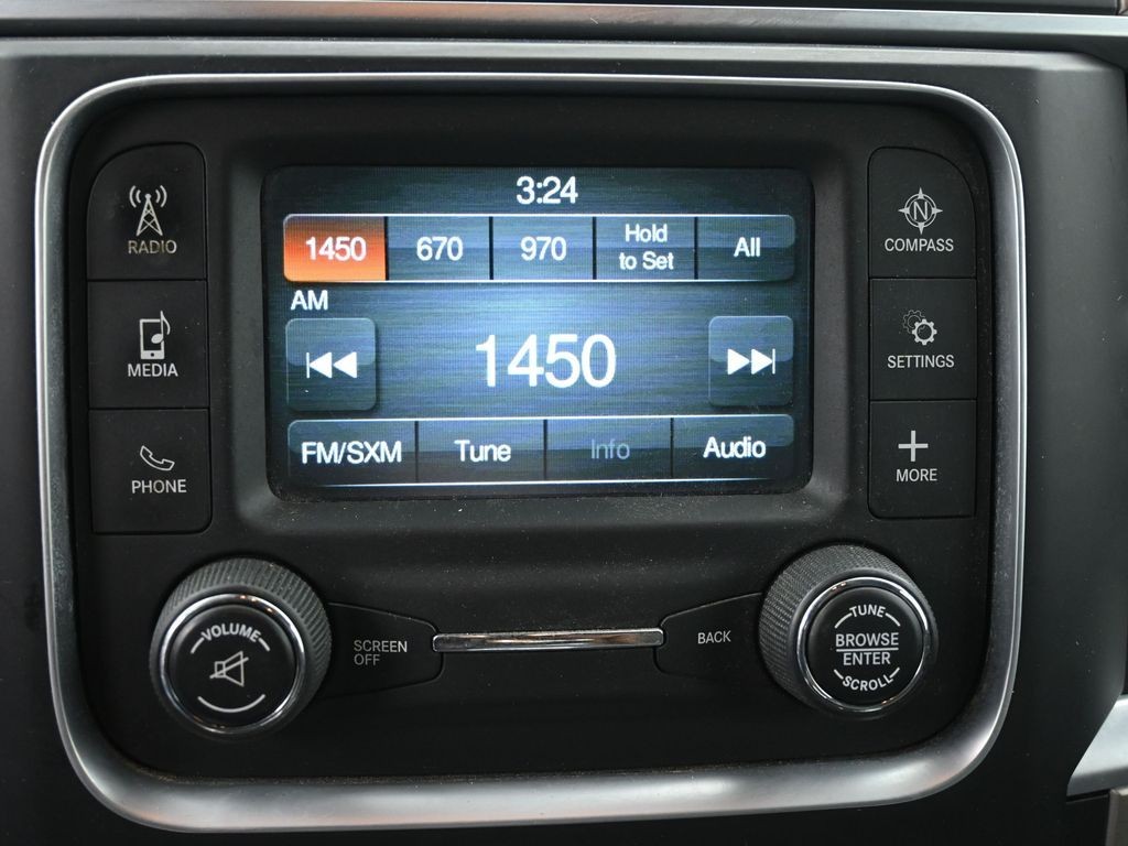 Ram 1500 Vehicle Full-screen Gallery Image 11