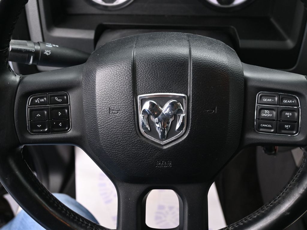 Ram 1500 Vehicle Full-screen Gallery Image 17