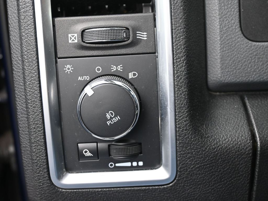 Ram 1500 Vehicle Full-screen Gallery Image 20