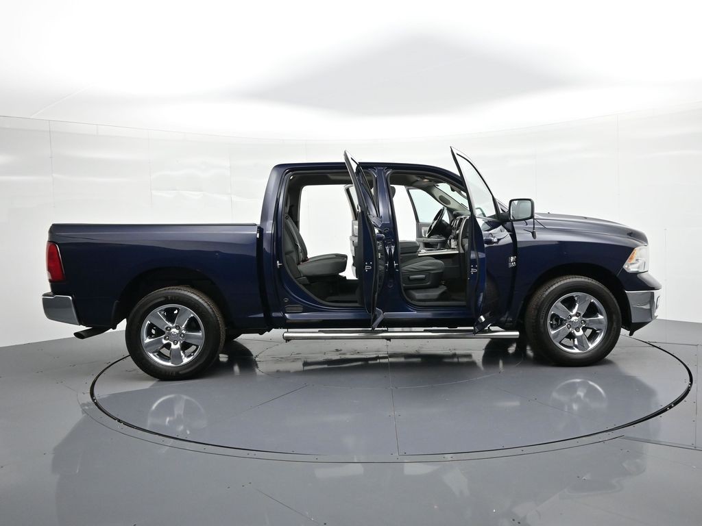 Ram 1500 Vehicle Full-screen Gallery Image 31