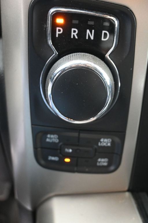 Ram 1500 Vehicle Full-screen Gallery Image 16