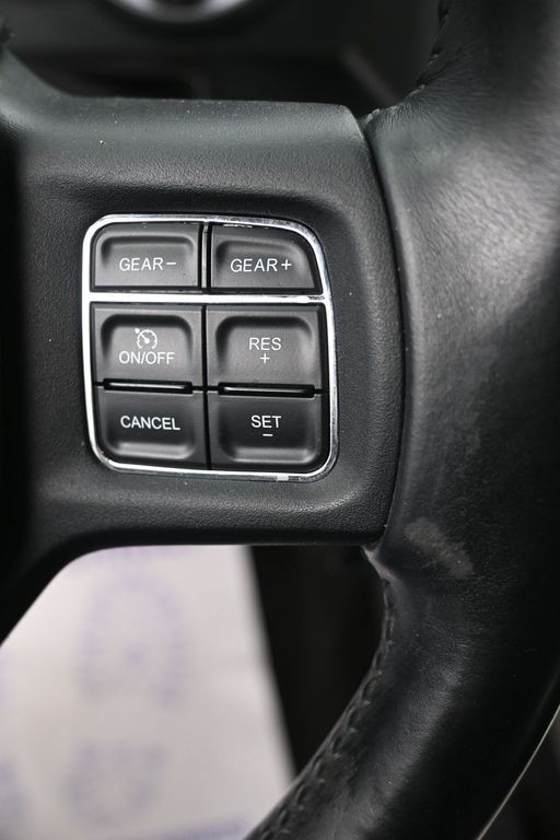 Ram 1500 Vehicle Full-screen Gallery Image 18