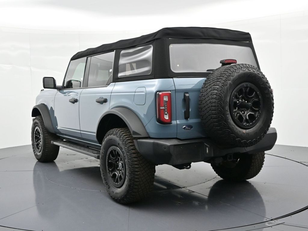 Ford Bronco Vehicle Full-screen Gallery Image 08