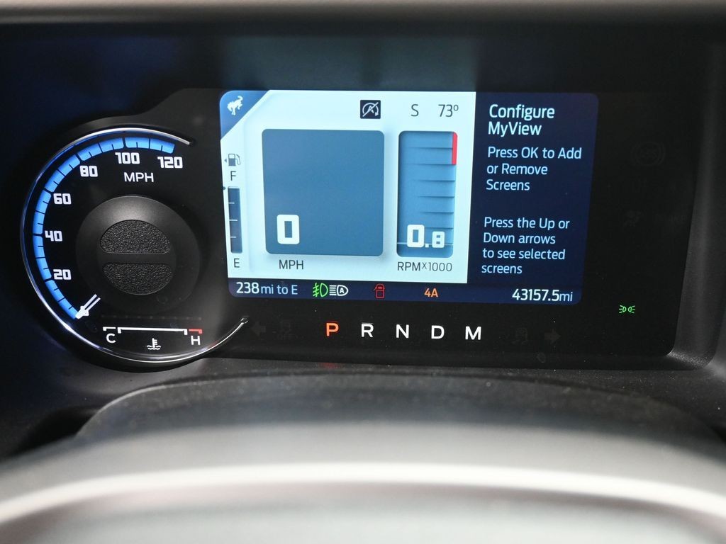 Ford Bronco Vehicle Full-screen Gallery Image 10