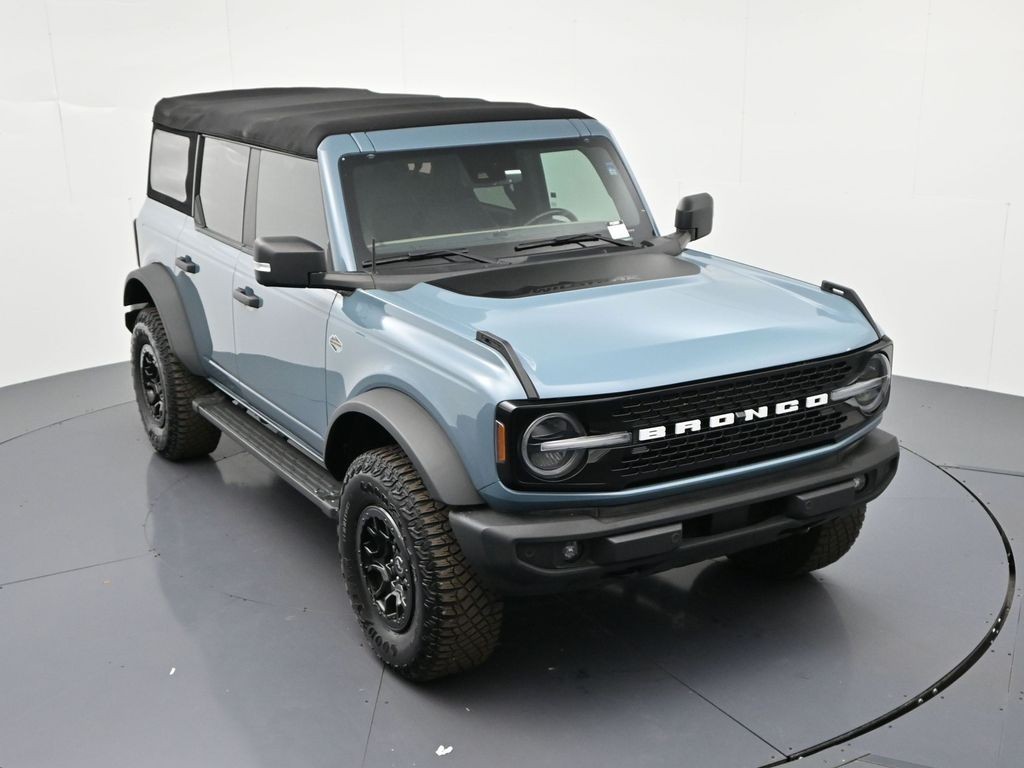 Ford Bronco Vehicle Full-screen Gallery Image 26