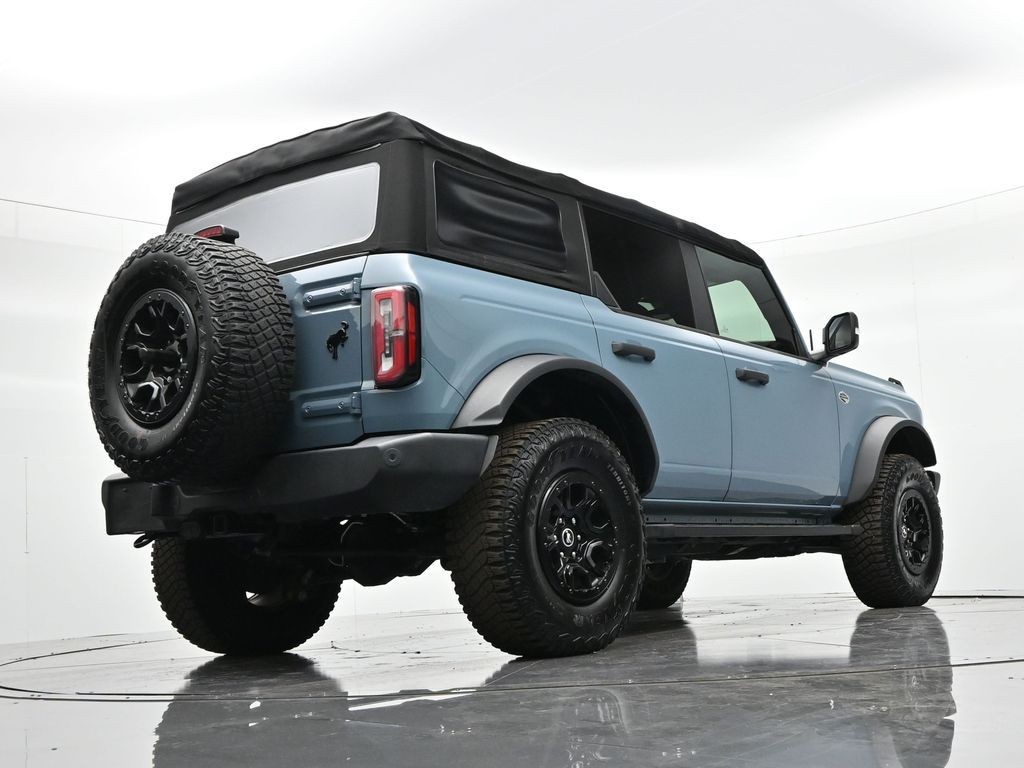 Ford Bronco Vehicle Full-screen Gallery Image 32