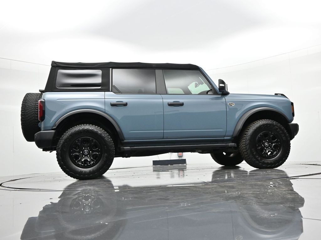 Ford Bronco Vehicle Full-screen Gallery Image 33