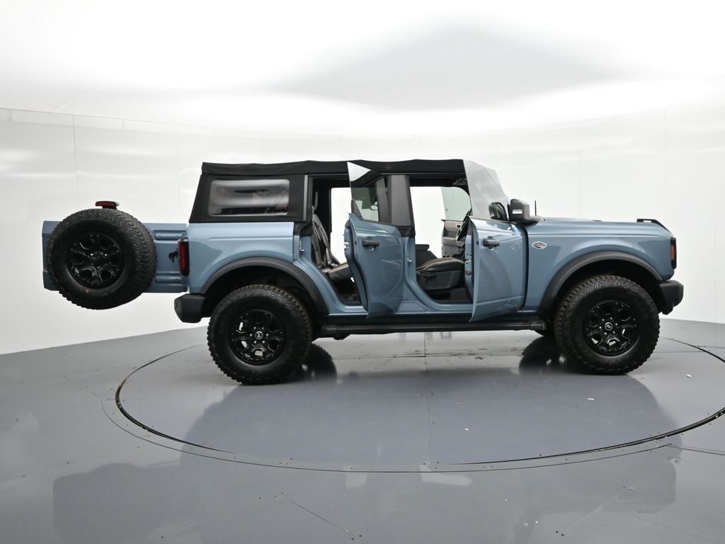 Ford Bronco Vehicle Full-screen Gallery Image 34
