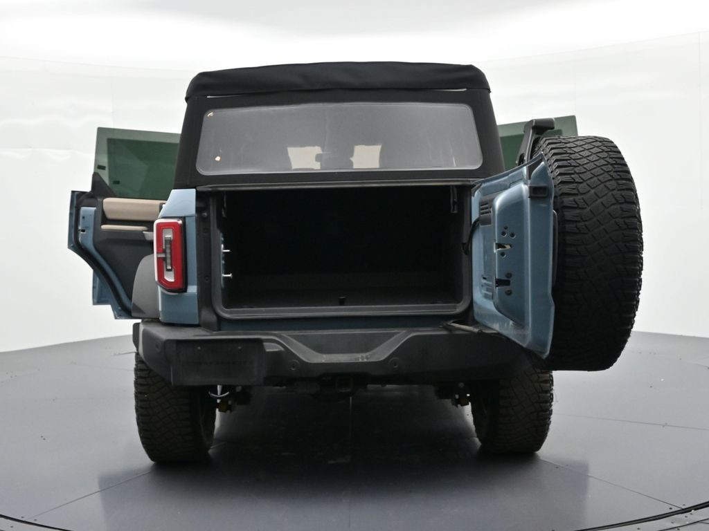 Ford Bronco Vehicle Full-screen Gallery Image 37