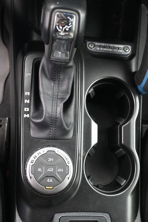 Ford Bronco Vehicle Full-screen Gallery Image 15