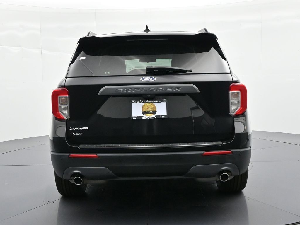 Ford Explorer Vehicle Full-screen Gallery Image 7