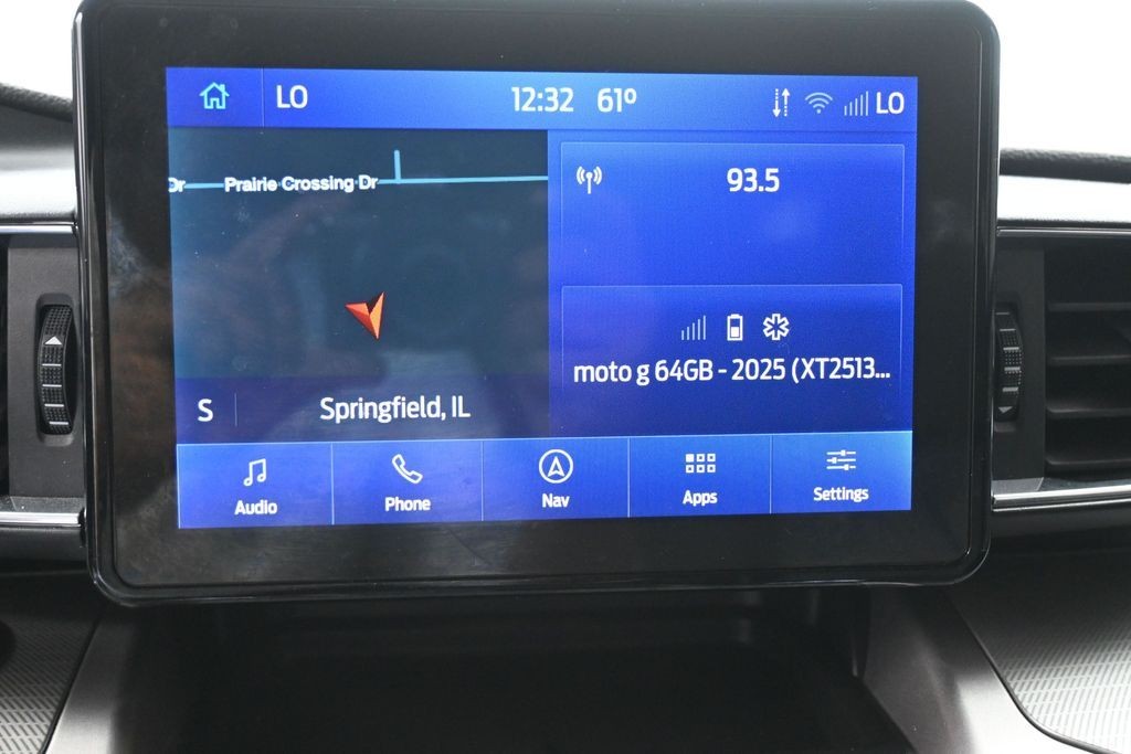 Ford Explorer Vehicle Full-screen Gallery Image 11