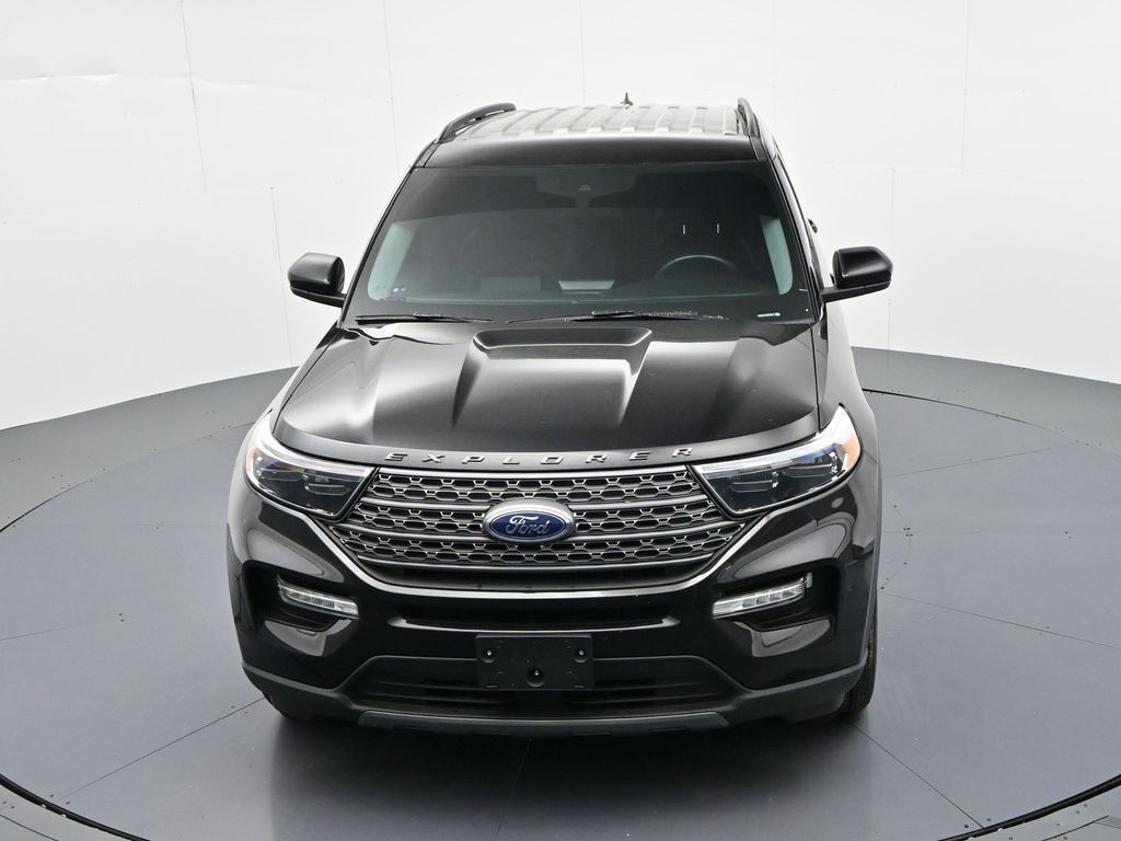 Ford Explorer Vehicle Full-screen Gallery Image 23