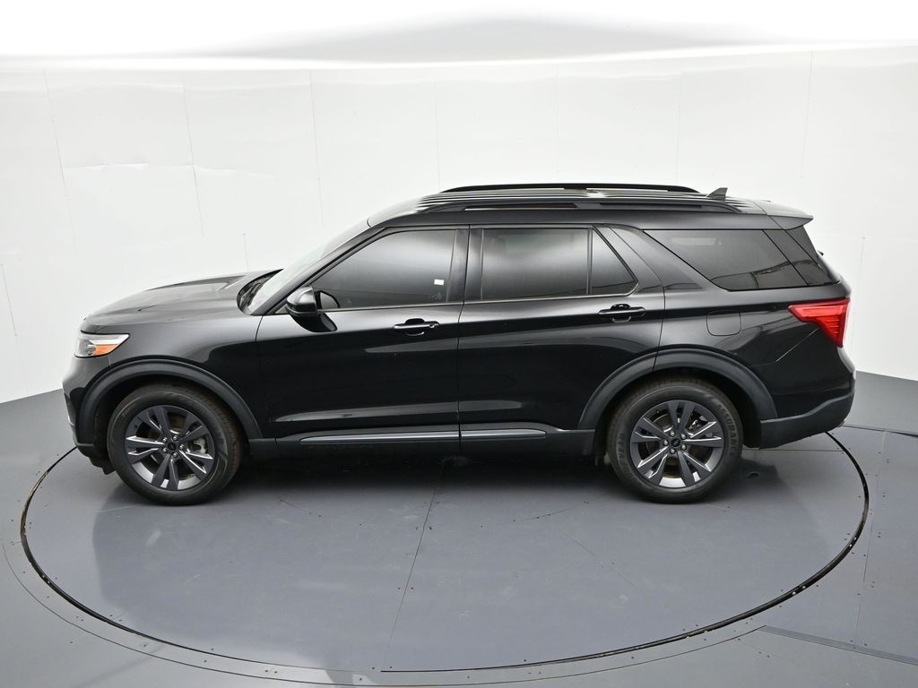 Ford Explorer Vehicle Full-screen Gallery Image 25