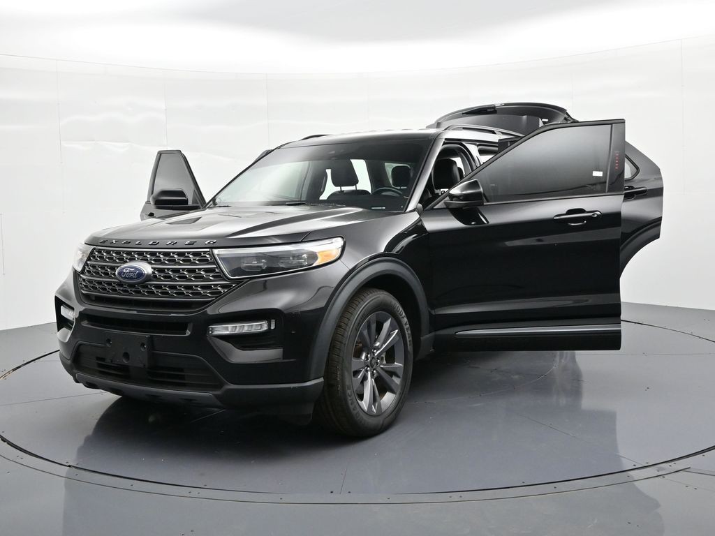 Ford Explorer Vehicle Full-screen Gallery Image 32