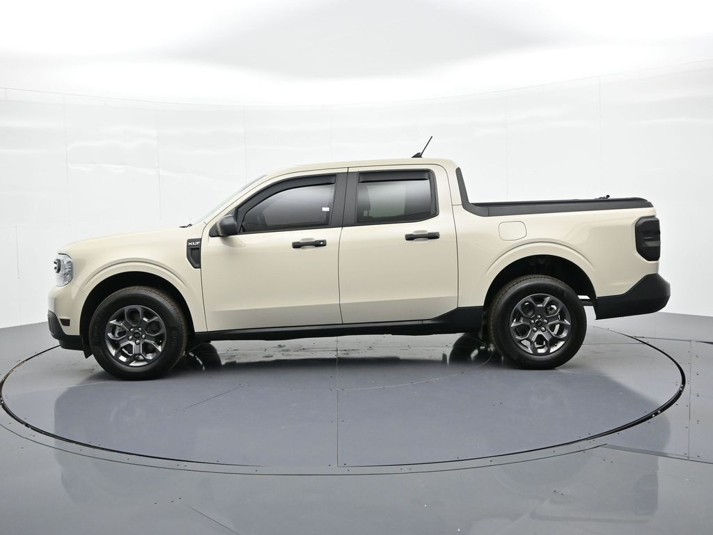 Ford Maverick Vehicle Full-screen Gallery Image 9