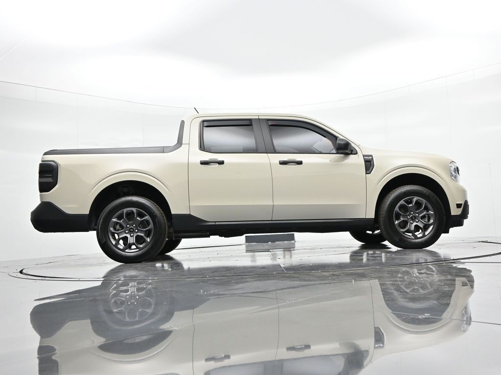 Ford Maverick Vehicle Full-screen Gallery Image 31