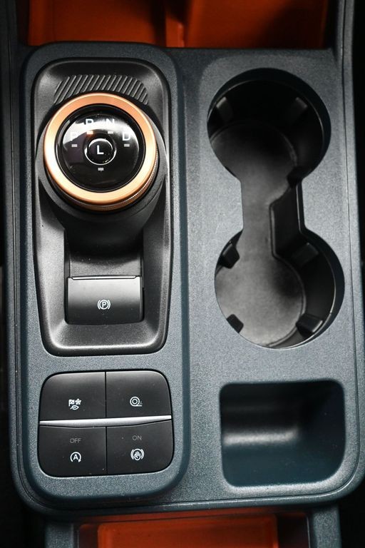 Ford Maverick Vehicle Full-screen Gallery Image 15