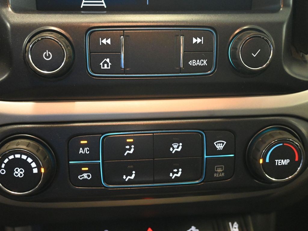 Chevrolet Colorado Vehicle Full-screen Gallery Image 13