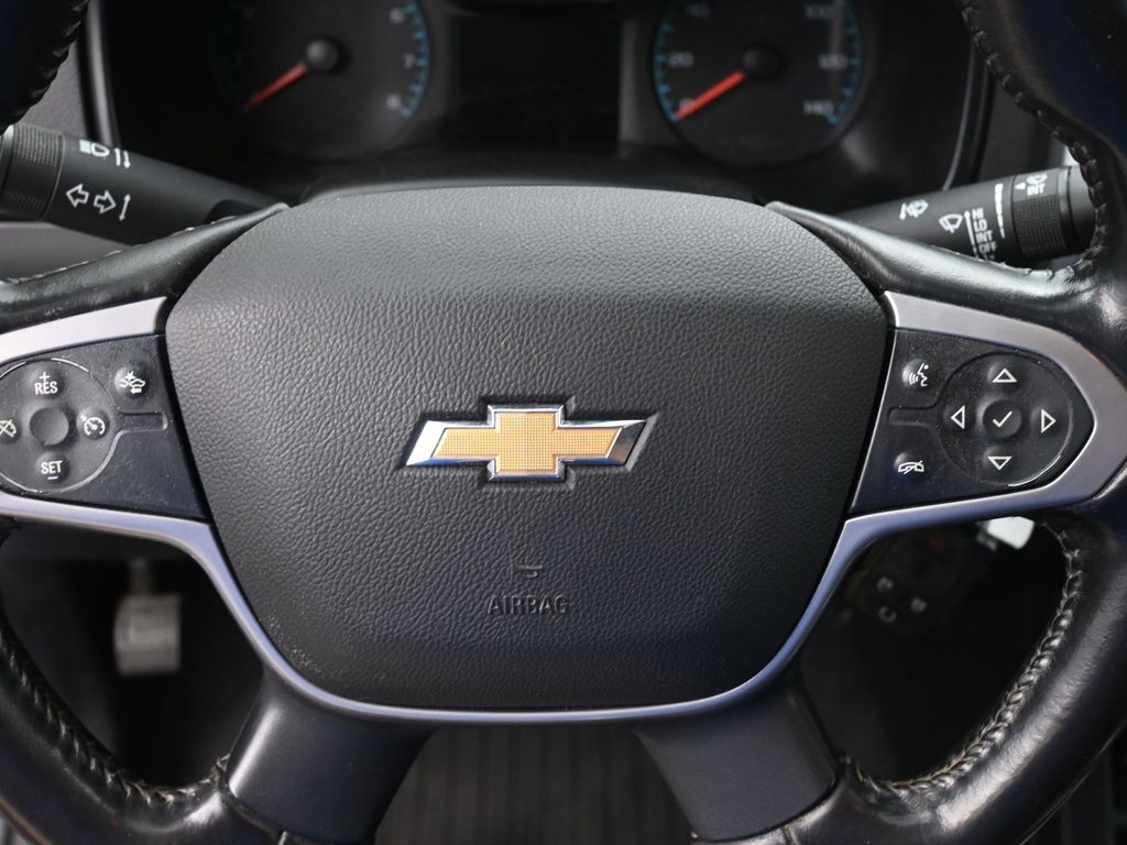 Chevrolet Colorado Vehicle Full-screen Gallery Image 16