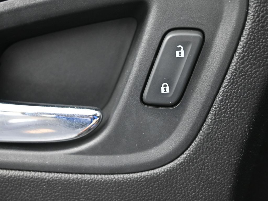 Chevrolet Colorado Vehicle Full-screen Gallery Image 20