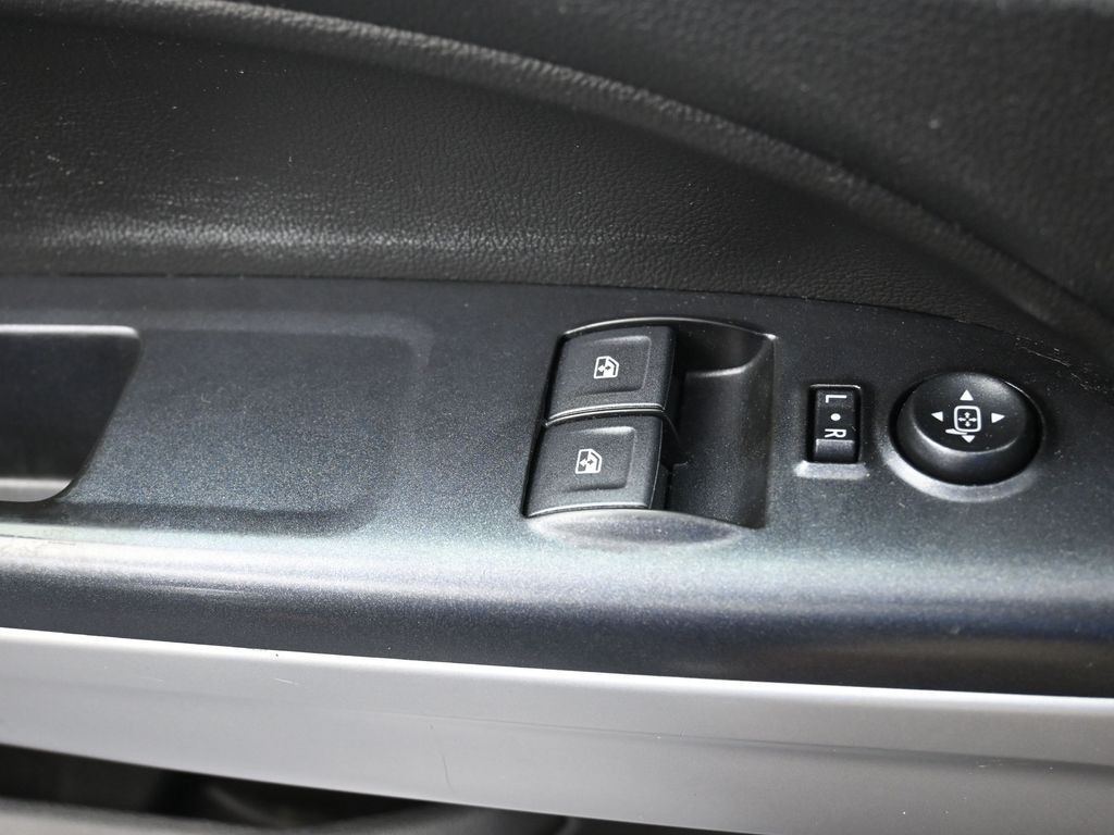 Chevrolet Colorado Vehicle Full-screen Gallery Image 21