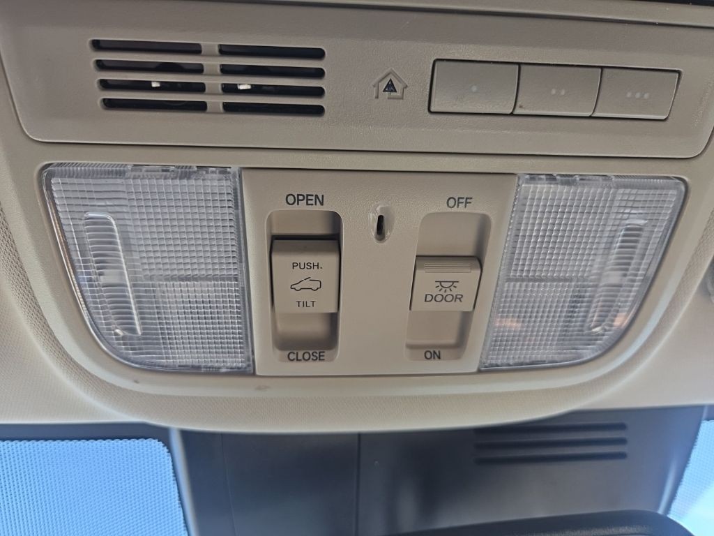 Honda CR-V Vehicle Full-screen Gallery Image 14