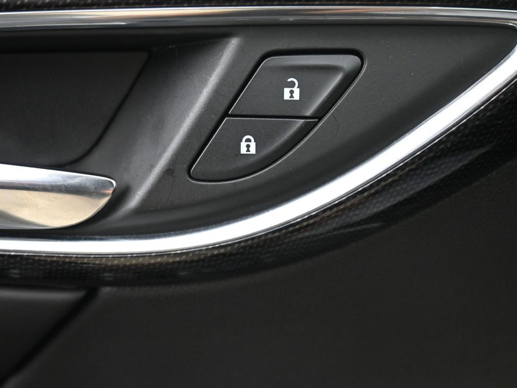 Buick Envision Vehicle Full-screen Gallery Image 22