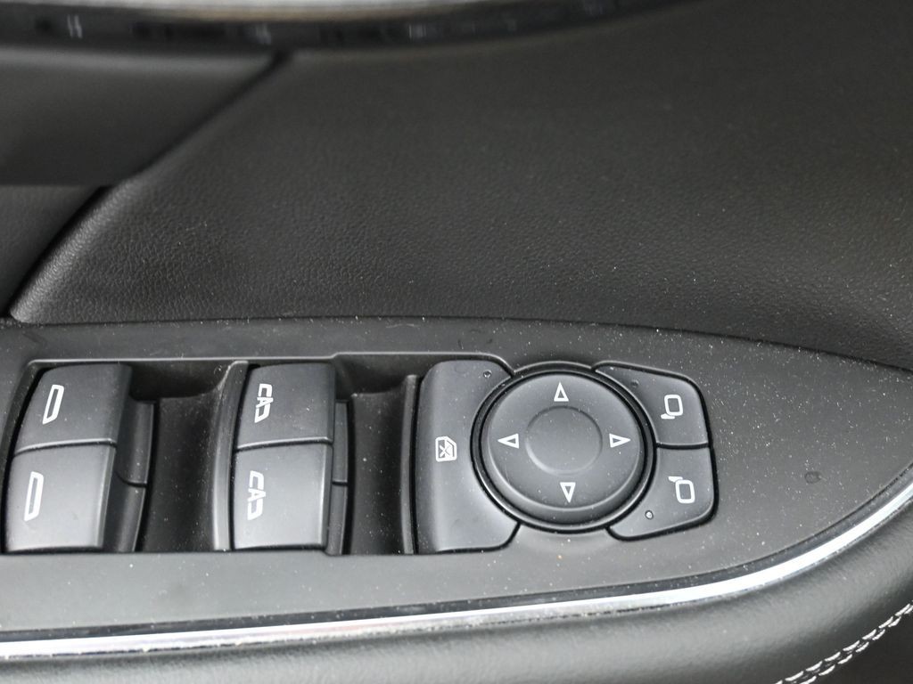 Buick Envision Vehicle Full-screen Gallery Image 23
