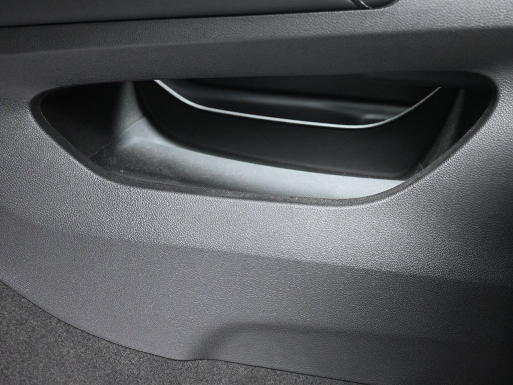 Buick Envision Vehicle Full-screen Gallery Image 26