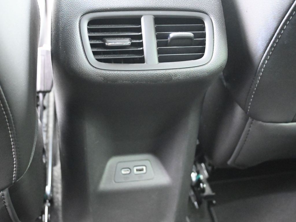 Buick Envision Vehicle Full-screen Gallery Image 27