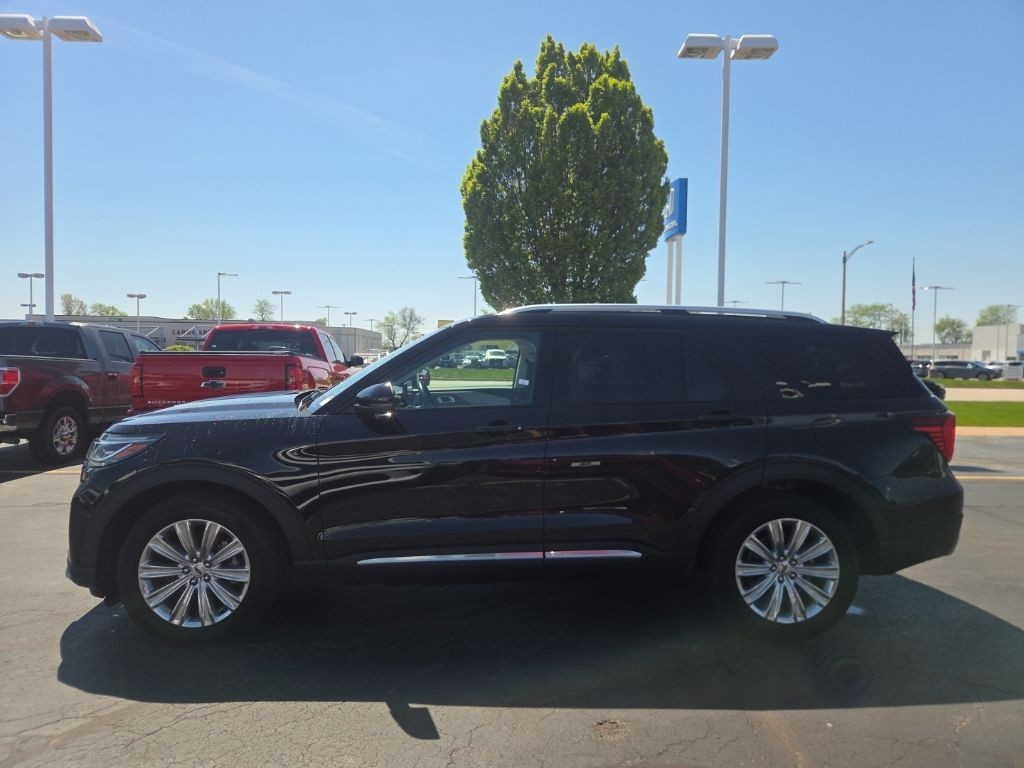 Ford Explorer Vehicle Full-screen Gallery Image 03