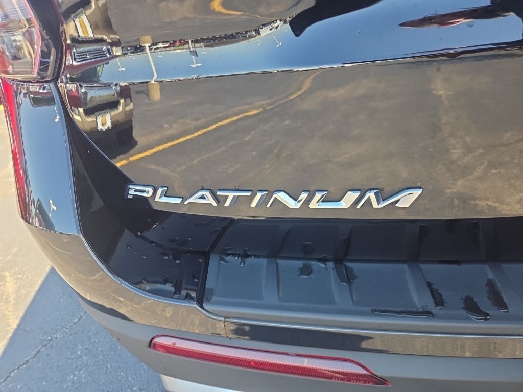 Ford Explorer Vehicle Full-screen Gallery Image 05