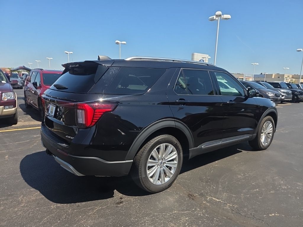 Ford Explorer Vehicle Full-screen Gallery Image 07