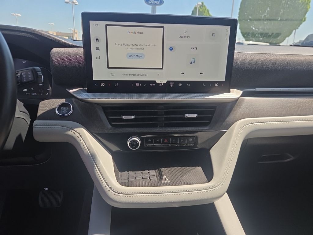 Ford Explorer Vehicle Full-screen Gallery Image 12