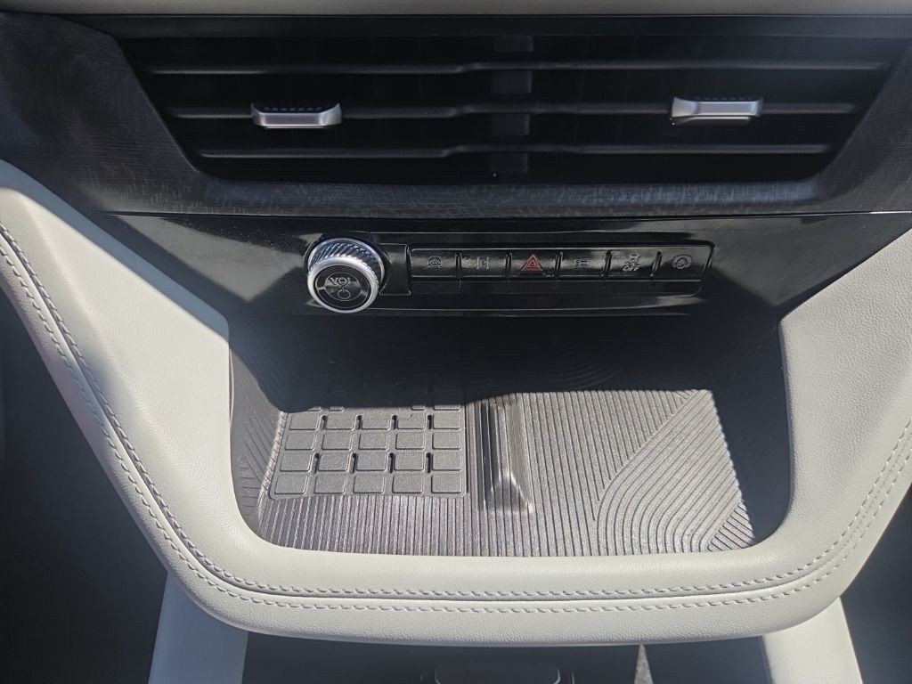 Ford Explorer Vehicle Full-screen Gallery Image 13