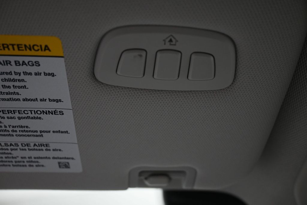Ford Explorer Vehicle Full-screen Gallery Image 17