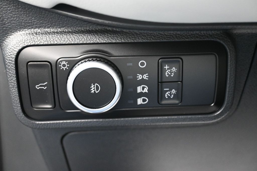 Ford Explorer Vehicle Full-screen Gallery Image 21