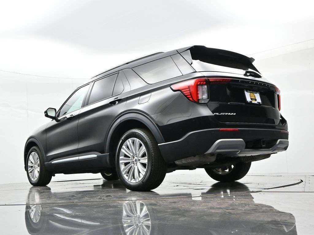 Ford Explorer Vehicle Full-screen Gallery Image 30