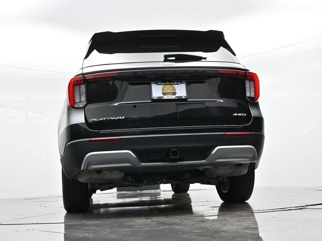 Ford Explorer Vehicle Full-screen Gallery Image 31